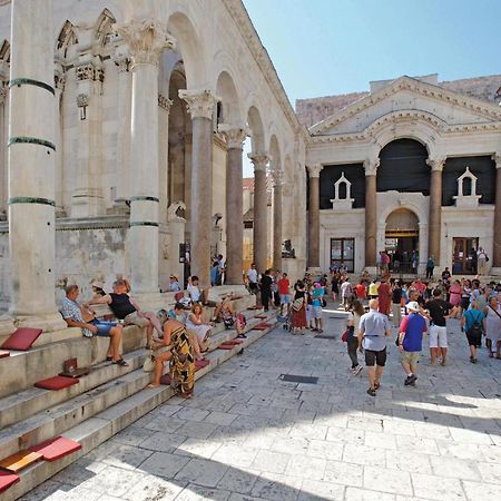 Lovely Home In Split With Jacuzzi 외부 사진